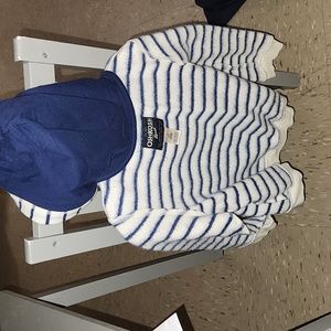 A fleece Oshkosh sweater navy blue and white 5t